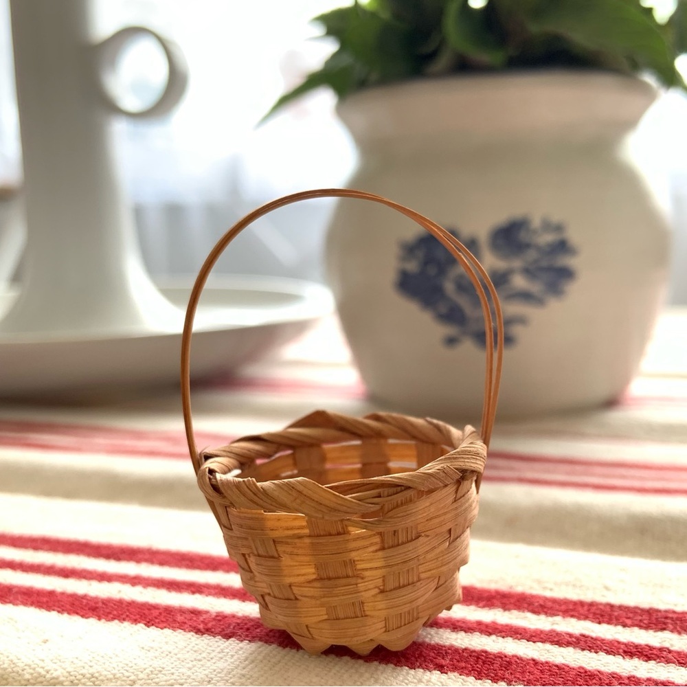 Tiny Vintage Basket / Small Basket / Vintage Baskets / Mini Basket / Cute Basket